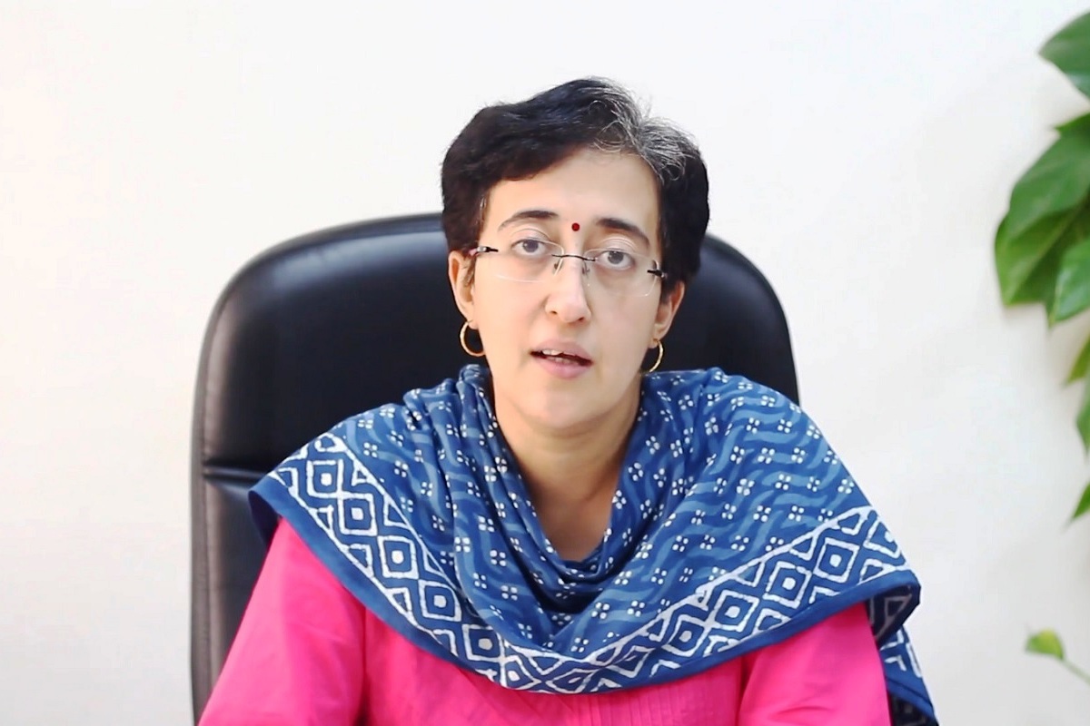 ecissuesnoticetoaapleaderdelhiministeratishi