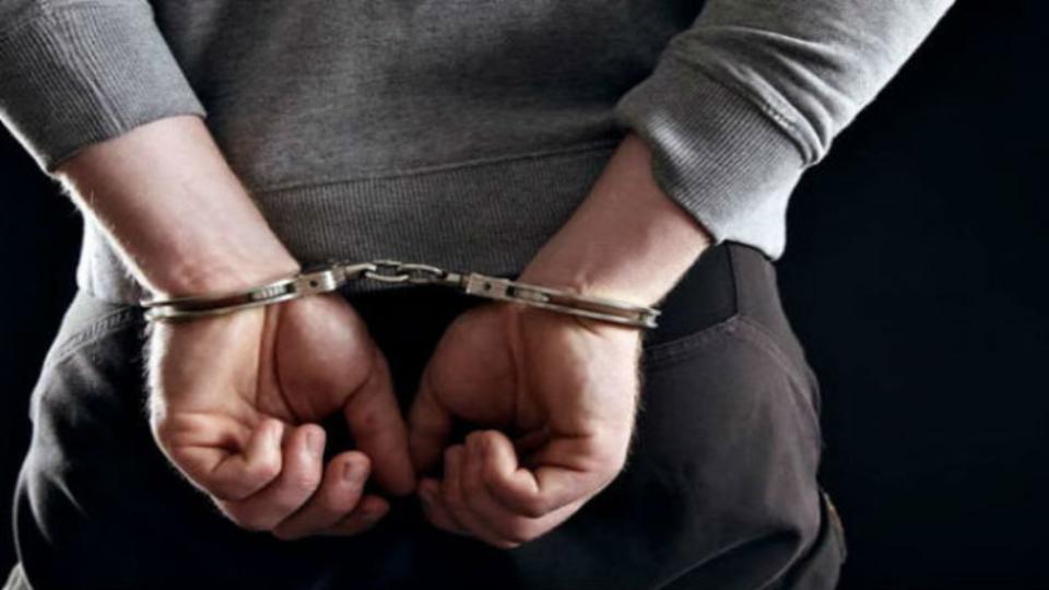 nepalinationalarrestedindelhiforoperatingfakevisaracket