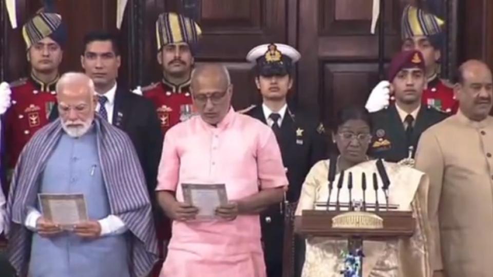 President Murmu Led Reading Preamble Of Constitution At Central Hall in New Delhi