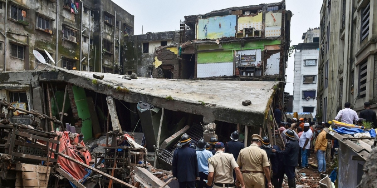 onepersondead4injuredinbandrabuildingcollapse