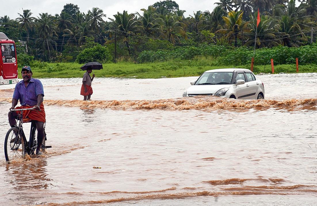 heavyrainlasheskerala