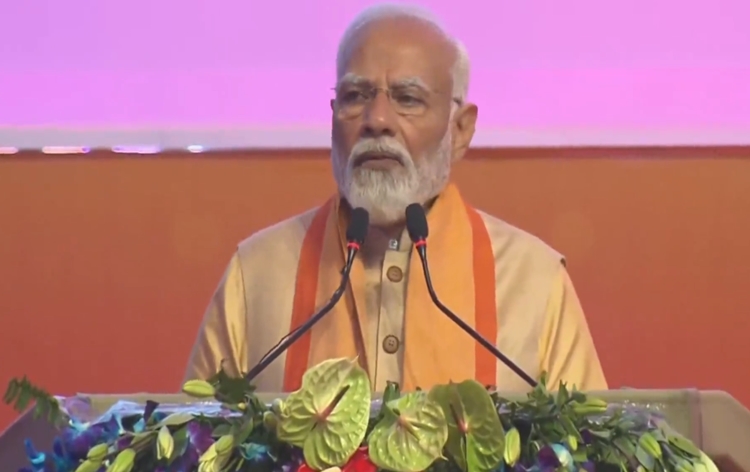 pmmodilaunches14000projectsacrossupworthover10lakhcrorerupees