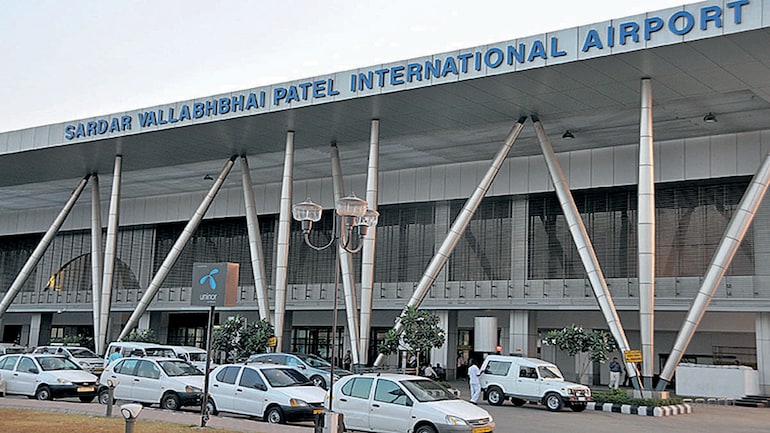 sardarvallabhbhaipatelinternationalairportwillpartiallyremainshuttill31stmayduetorecarpetingwork