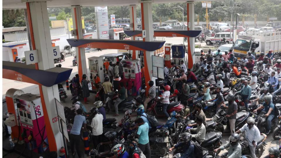 People thronged petrol bunks in Chennai 