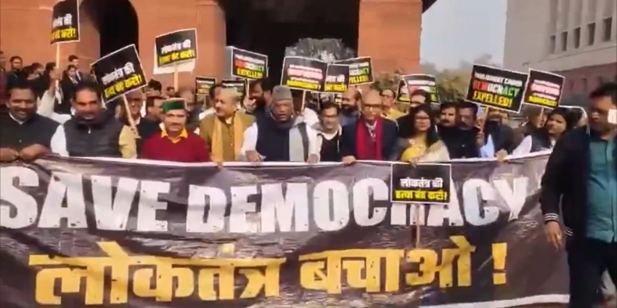 securitytightenednearparliamentinviewofprotestsagainstsuspensionofmps