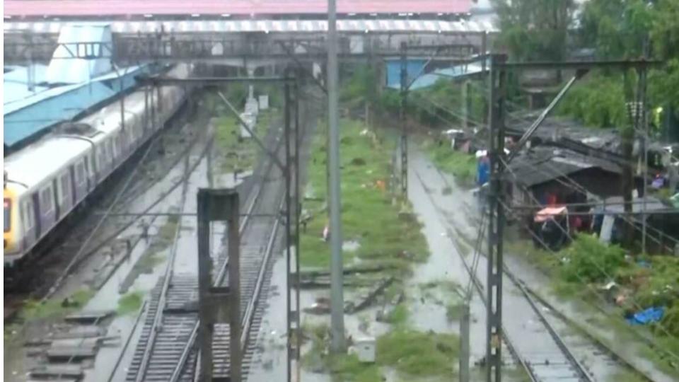 Heavy Rains Lashes Mumbai, Local Train Services Hit
