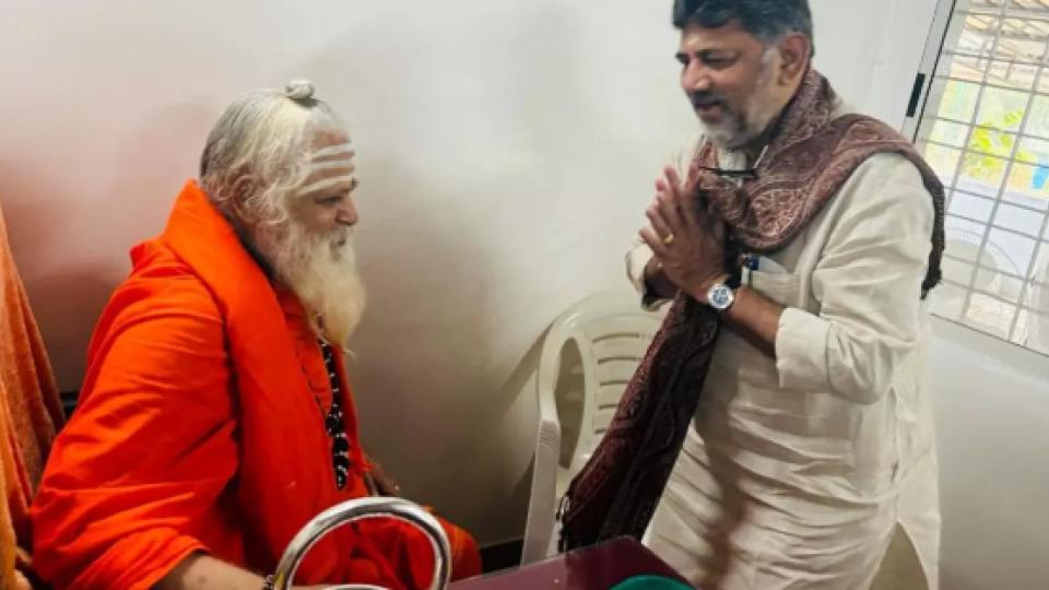 shivakumarsharesastrongbondingwithmathafortwodecadeskarnataka