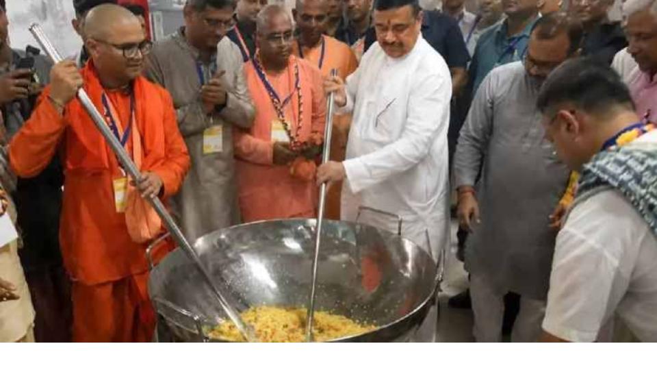 Bengal CM inaugurates ISKCON mega kitchen to serve mid-day meals