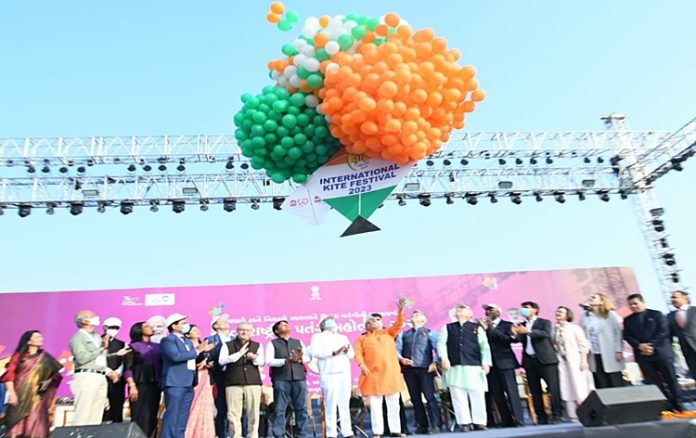 internationalkitefestivalkickedoffinahmedabadwithgreatzealenthusiasm