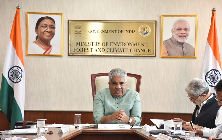 unionministerbhupenderyadavheldavirtualmeetingwithenvironmentministersofncrstatestomanageissueofairpollutioninncr