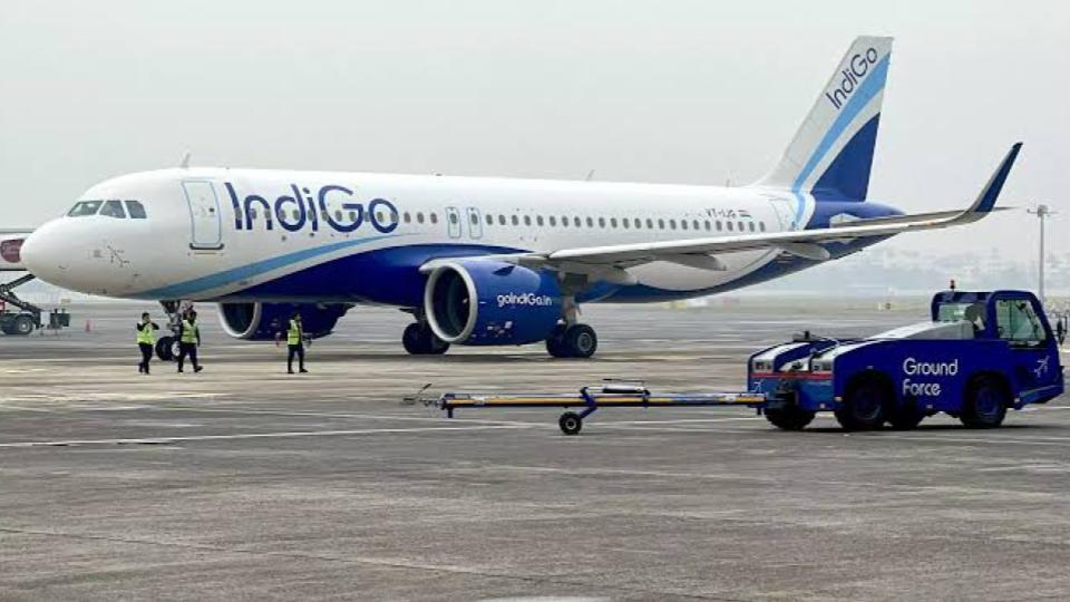 indigoflightstrandedonrunwayduetotechnicalglitchinvijayawada