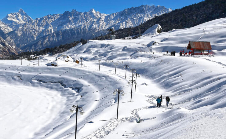 uttarakhandexperiencesheavysnowfallinhighaltitudeareas
