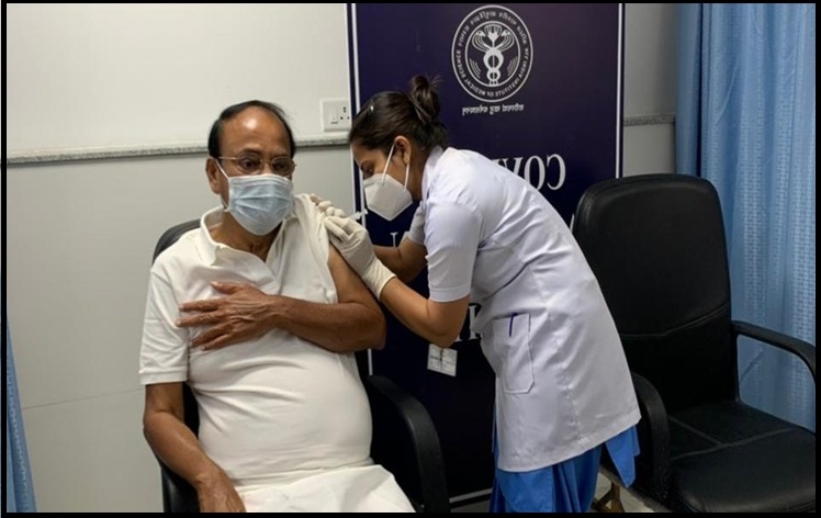 vicepresidentvenkaiahnaidutakes2nddoseofcovid19vaccineataiims