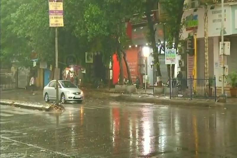 cycloneockhihitsmumbai