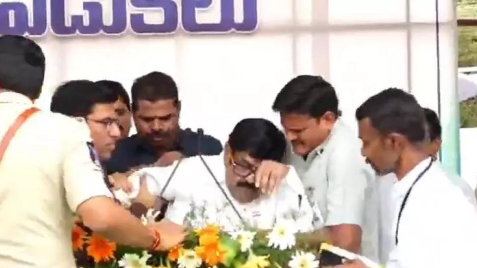 Minister Anam Falls Ill During I-Day Speech in Tirupati