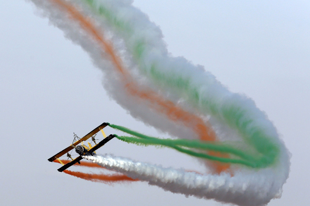 aeroindiaenthralledtheaudienceinbengaluruwithscintilatingflyingdisplay