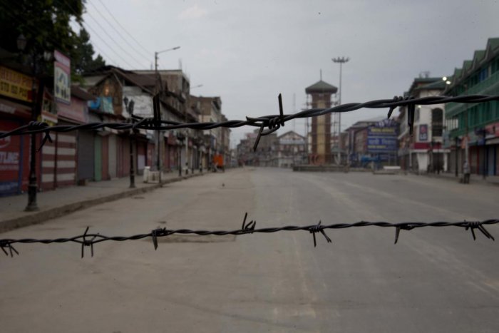 jammuandkashmirpanchayatelectionsinmarchevenaspoliticiansremainindetention