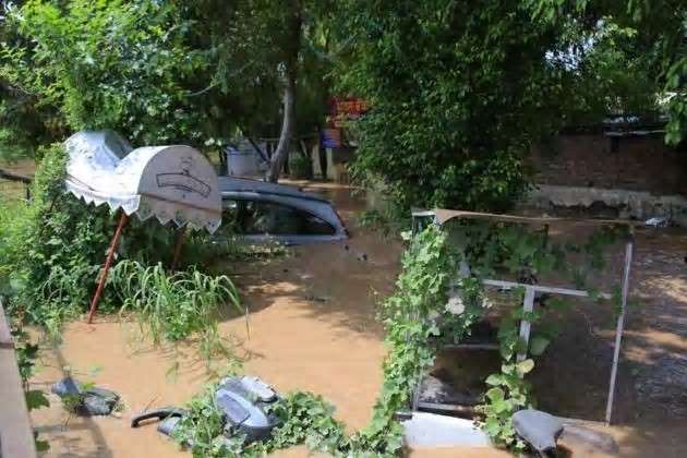 panicat3amasfloodwatersenterhomesinchandigarh’skhudalahoramohaliareashit