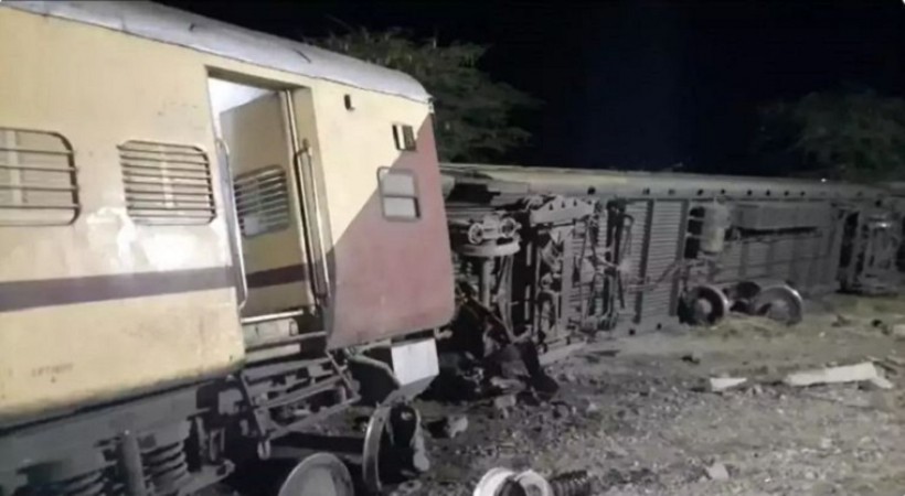 suryanagariexpresstrainderailsinrajasthan;nocasualties