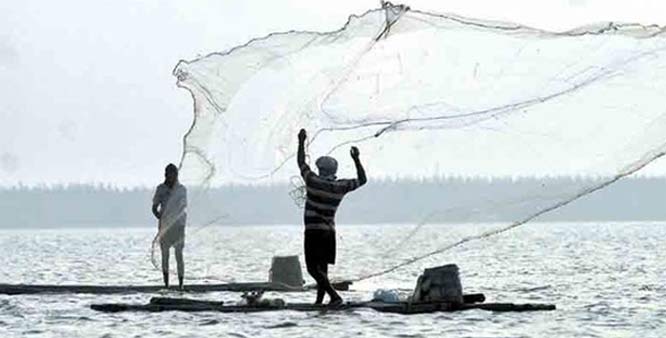 pakistanmaritimesecurityagencyapprehends42fishermenoffgujaratcoast
