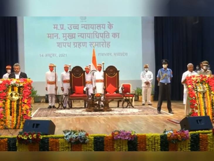governormangubhaipateladministersoathto3ministersinceremonyatrajbhavaninbhopal