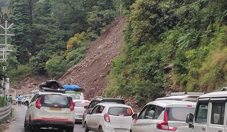 uttarakhand:over200circuitroadsblockedfollowingheavyrainsandlandslidesoverthepastfewdays