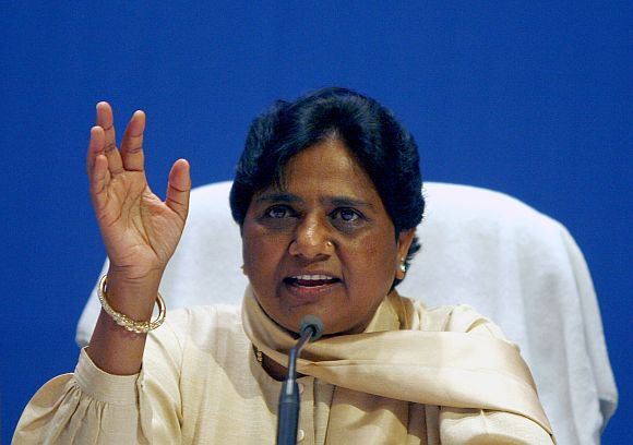 atmosphereoffeartensionincountry:mayawati