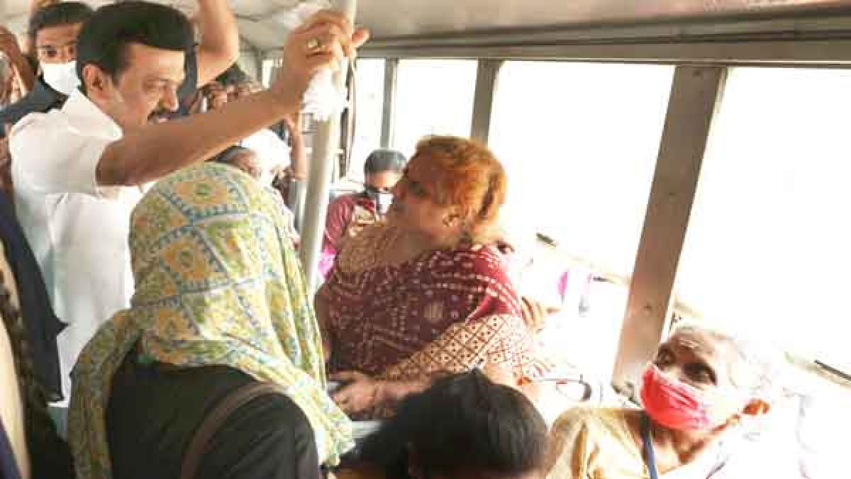 stalintravelsinmtcbusinteractswithpassengers