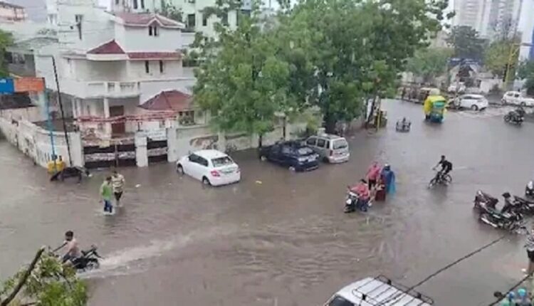 imdpredictsextremelyheavyrainfallovergujaratkonkanandgoaduringnext2days