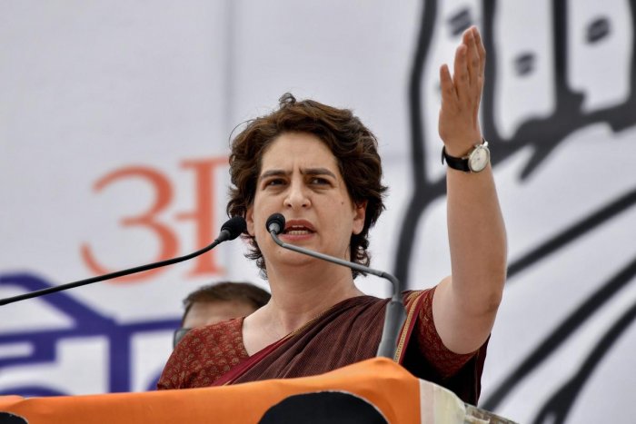 priyankagandhiaccusesbjpofdisregardingconstitutioninmaharashtra