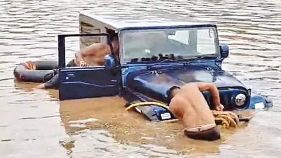 Drunk Youths Sleep In Jeep Parked In Lake, Wake Up To Rising Waters