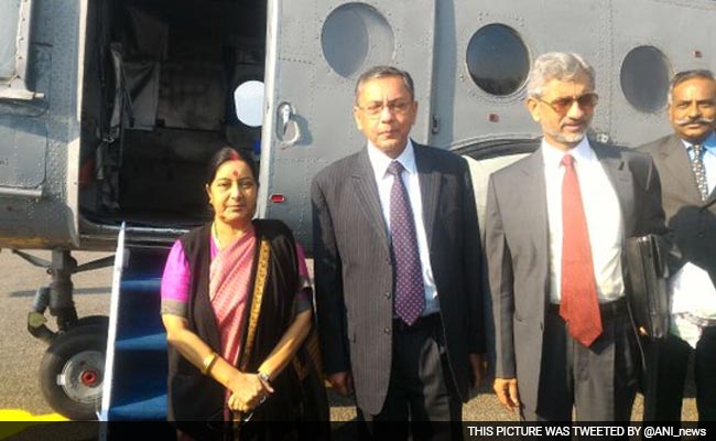sushmaswarajleavesforindiaaftersaarcmeetinginnepal