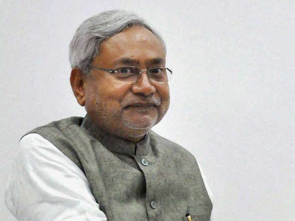 specialparliamentsessioncouldbeprecursortoearlyloksabhapolls:nitish