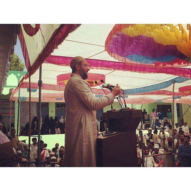 asaduddinowaisiservednoticebymaharashtrapoliceaheadofhisparbhanirally