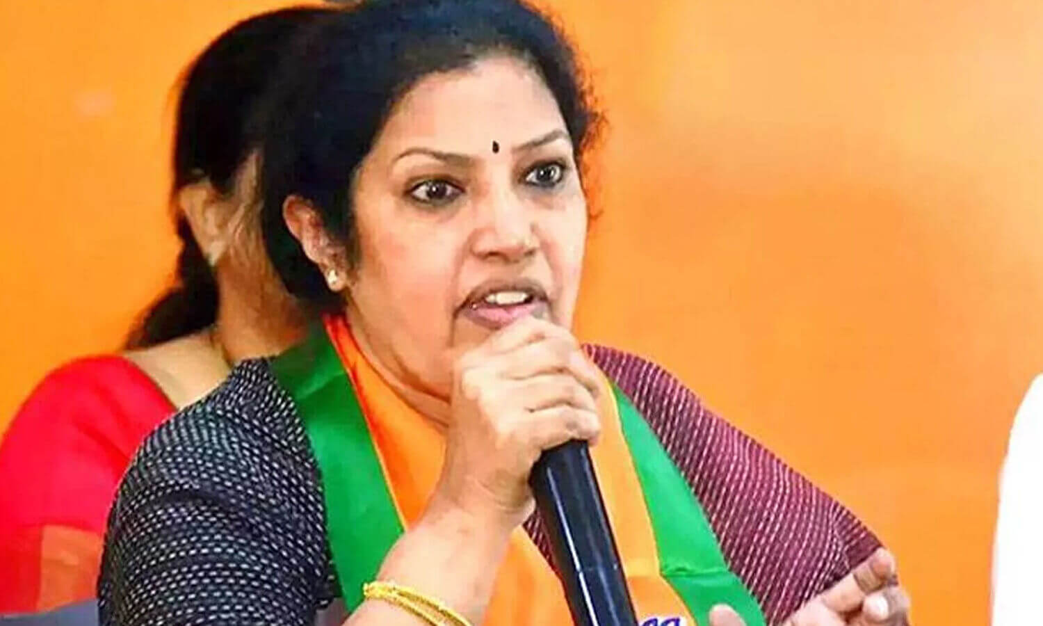 bjpchiefdaggubatipurandeswaridemandsholidayinandhrapradeshonjan22