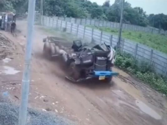 truckpartscontinuetorollonroadafteraccidentinviralvideo