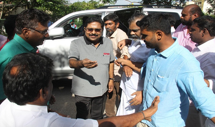 dayaftermerger19prodhinakaranmlaswithdrawsupporttoedappadipalaniswami
