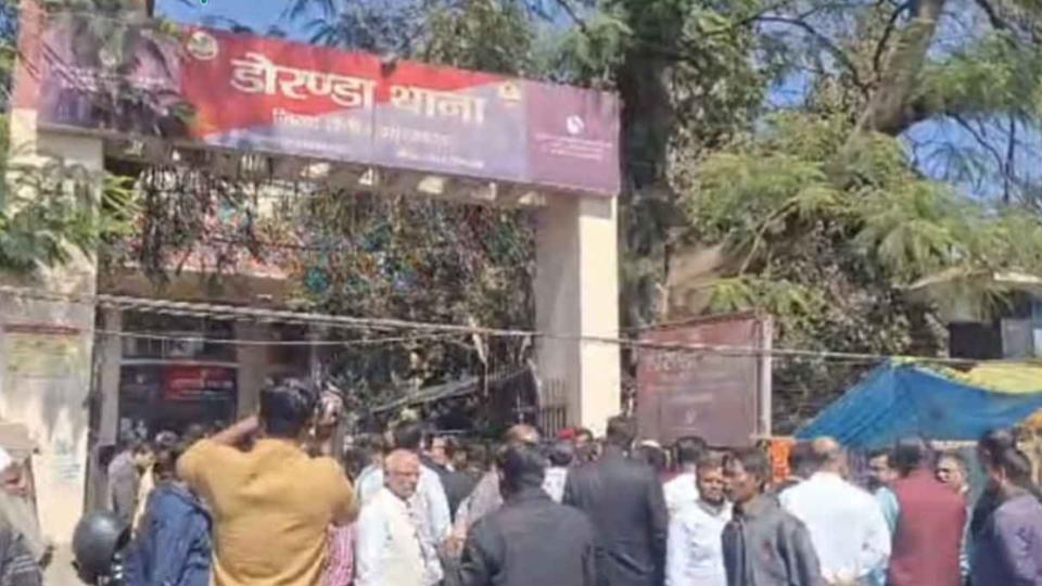 Young man dragged for kms by Mercedes in Ranchi