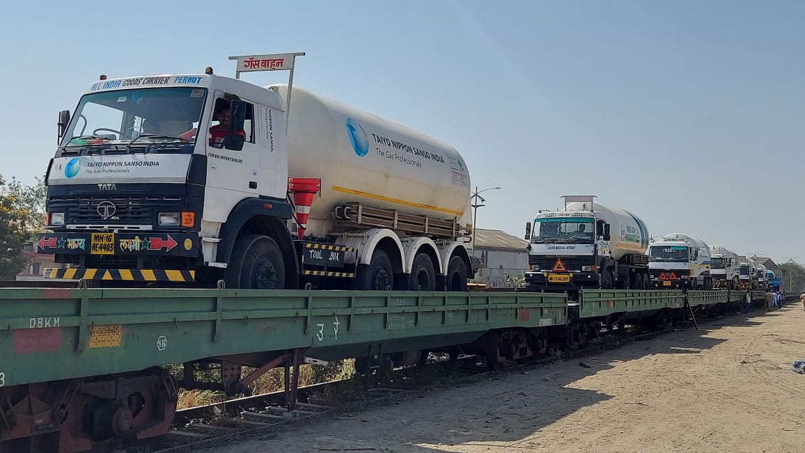 indianrailwaysgearsuptorunoxygenexpresstrainsinresponsetoitsfightagainstcovid19