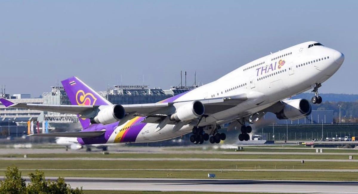 tyreofthaiairwaysplaneburstsatbengaluruairport