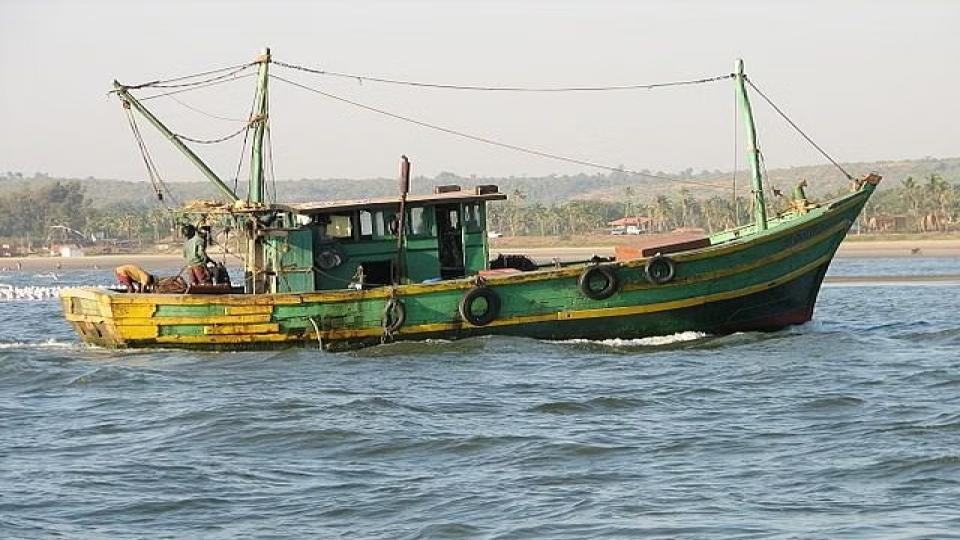 indianboatwitheightcrewmembersapprehendedbysrilankannavy