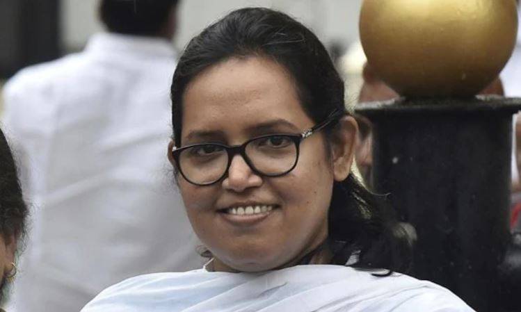 mahaministervarshagaikwadtestscovidpositive