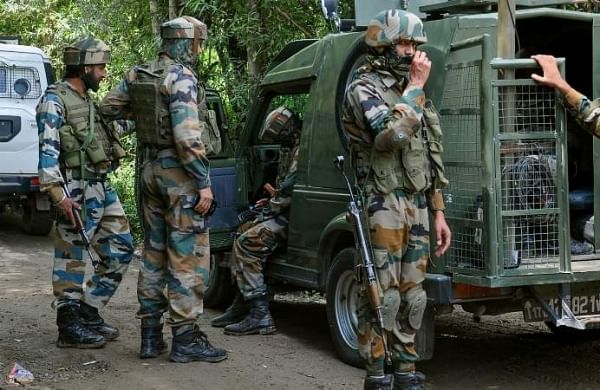 encounterbreaksoutbetweenmilitantsandsecurityforcesinshopian