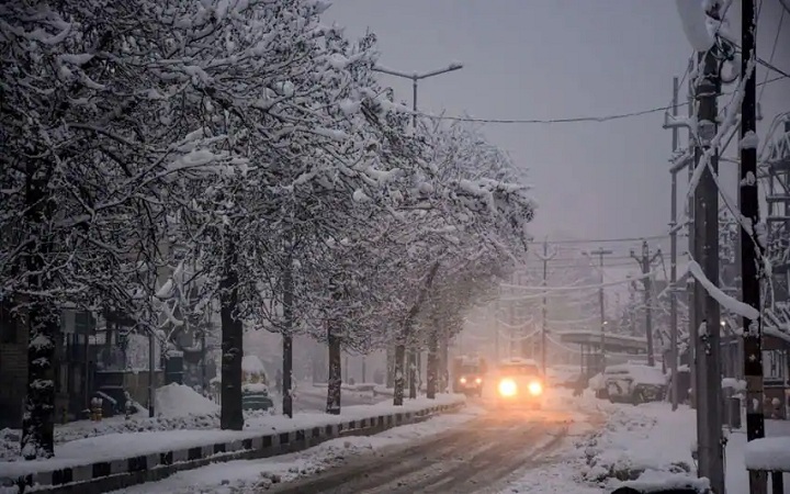 2waytrafficrestoredonjammusrinagarnh44afterheavysnowfall