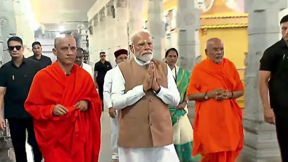 PM Modi Inaugurates Sri Guru Bhairavaikya Mandira In Karnataka