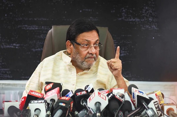 mahaministernawabmaliksaysdevendrafadnavispreferredappointingpeoplewithcriminalbackground