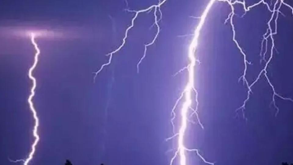 45-year-old woman Killed in Lightning Strike in Raichur