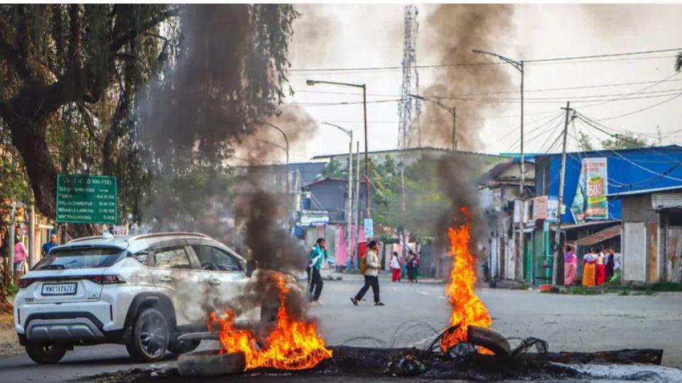 teargasfiredasprotestersblocknh202inukhruldistrictmanipur
