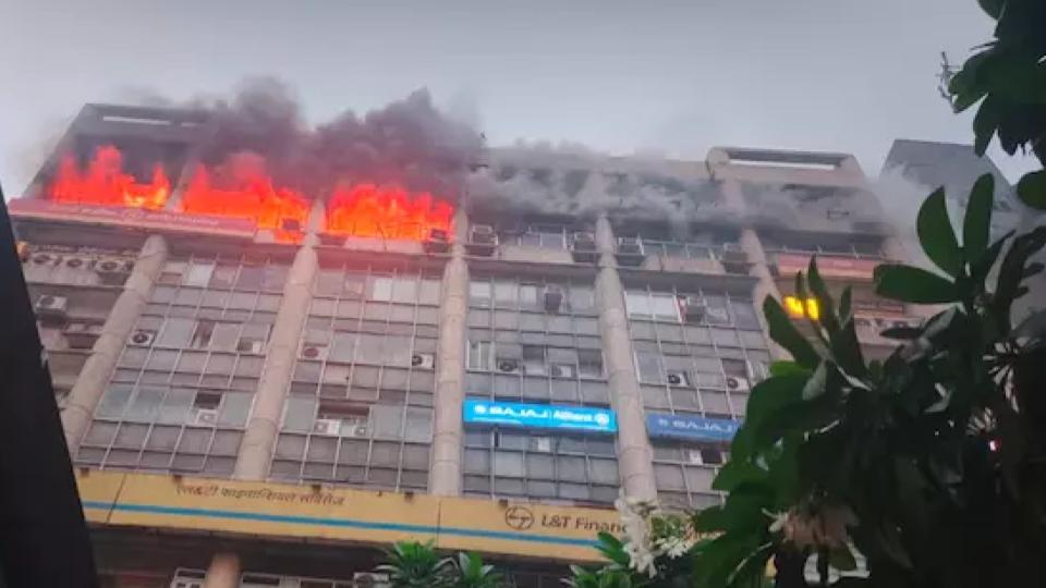 Fire Breaks Out in Commercial Building on Barakhamba Rd, Delhi