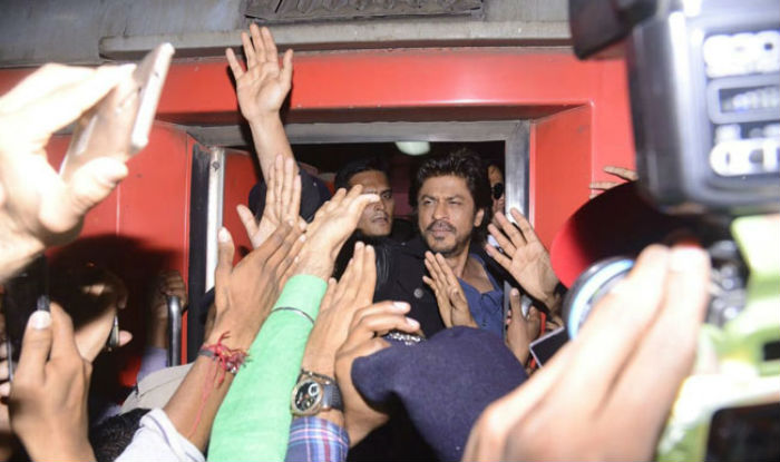 onediesinstampedetoseeshahrukhatvadodararailwaystation